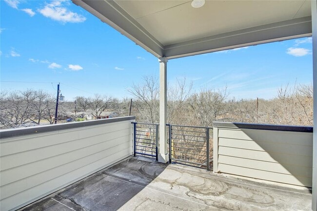 Building Photo - 6802 Montana St