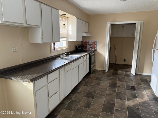 Building Photo - 1308 Chestnut St