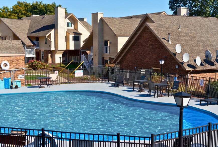 Building Photo - The Shelton Grove