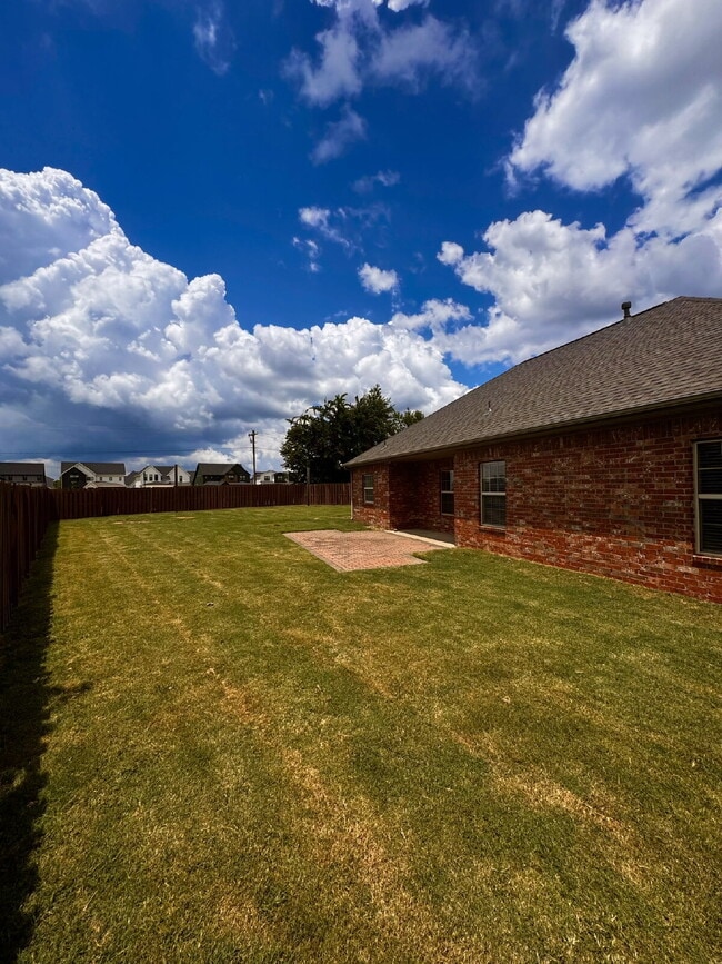 Building Photo - 6108 S 39th Pl