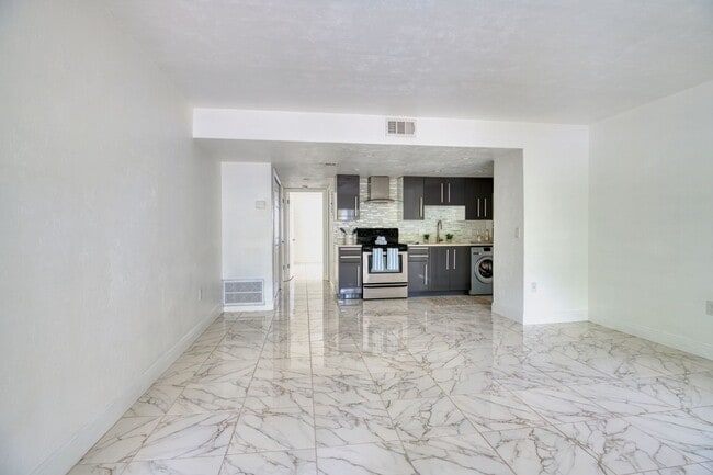 Interior Photo - The Galen Apartments | Modern 1 Bedroom Ap...