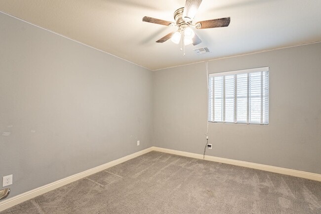 Building Photo - Verrado Living - 4 Bedrooms & 3 Baths!