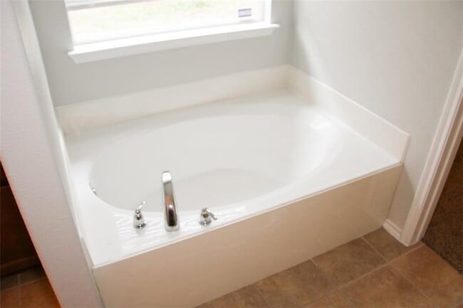 Building Photo - 3613 Dove Ln