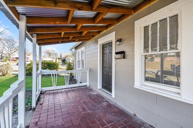 Building Photo - 1833 31st St Ensley