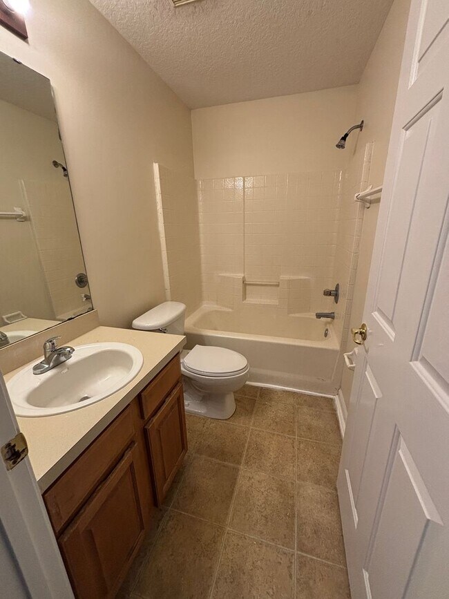 Building Photo - Beautiful Johns Creek Family Home