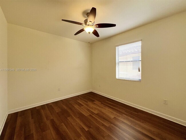 Building Photo - 422 SE 34th Terrace