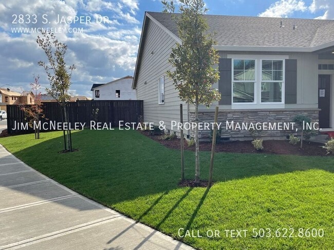 Building Photo - 2833 S Jasper Dr