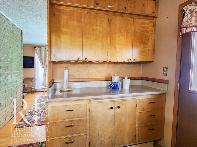 Building Photo - 2113 Brashem Ave