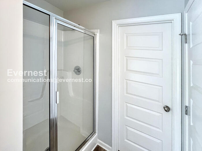 Building Photo - 264 Fenrose Dr