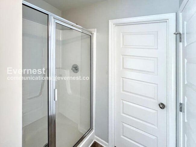 Building Photo - 264 Fenrose Dr