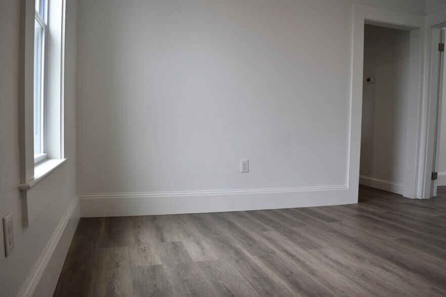 Building Photo - 70 Arlington St