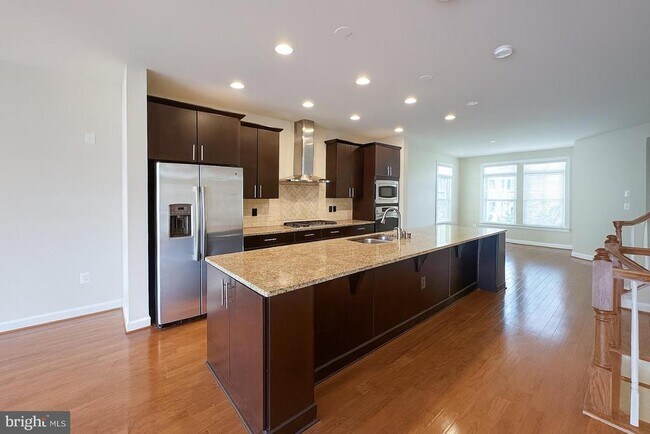 Building Photo - 20769 Duxbury Terrace