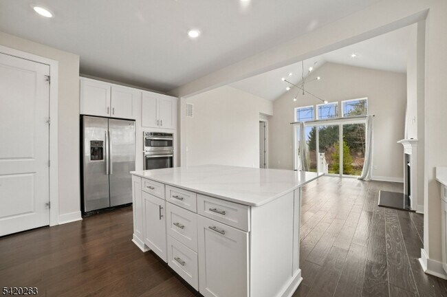 Building Photo - 25 Stone Ct