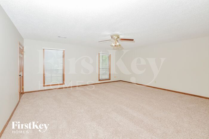 Building Photo - 3943 Green Spruce Bend