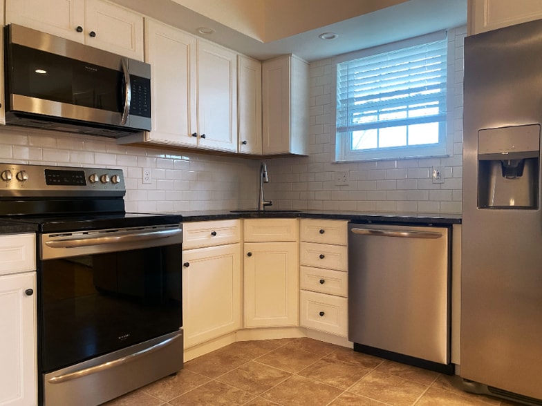 Building Photo - 1953 PA-212