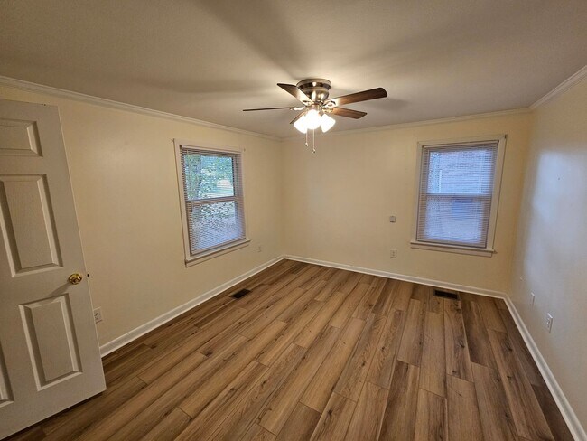 Building Photo - 1318 Planters Dr