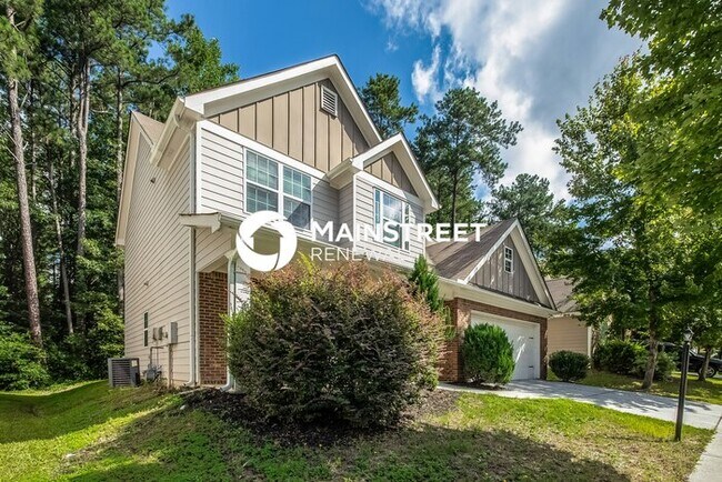 Building Photo - 4 Bedroom Pet-Friendly Home in Snellville, GA with Main Street Renewal