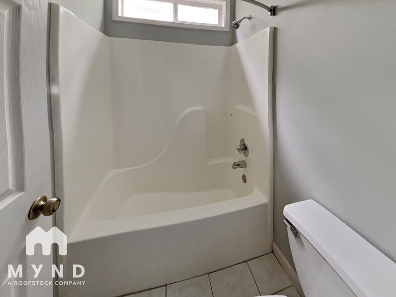 Building Photo - 1918 Tribble Crest Dr