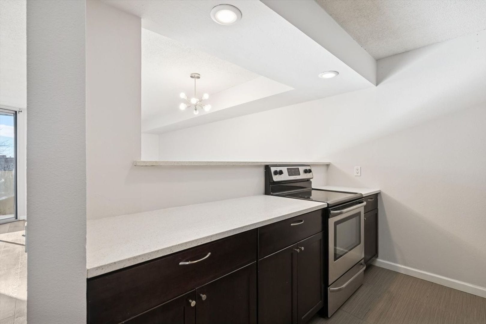 Building Photo - 601 W 11th Ave