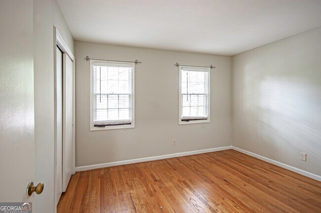 Building Photo - 3099 Colonial Way