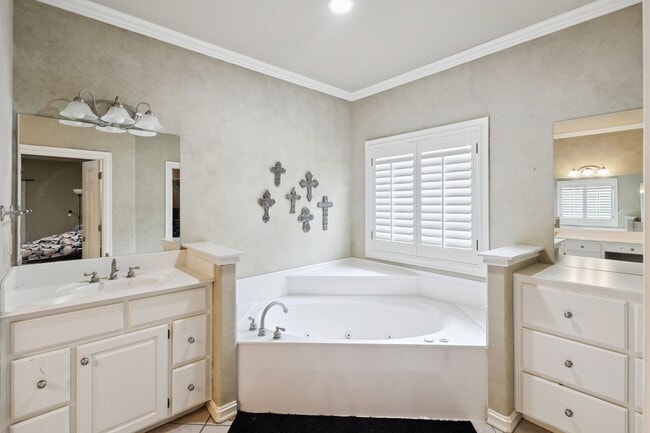 Building Photo - 4 Bedroom + Bonus Room & Office with Gorgeous Pool