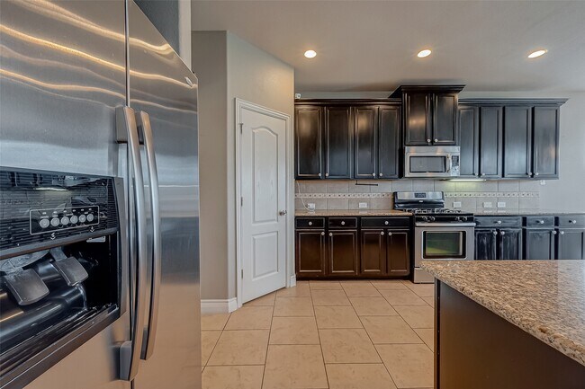 Building Photo - 7710 Eastwood Lake Ln