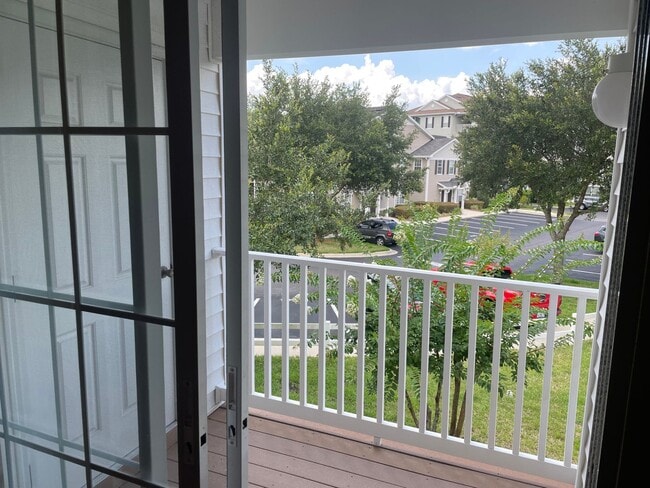 Building Photo - 2/2 Condo In Oakleaf Plantation!