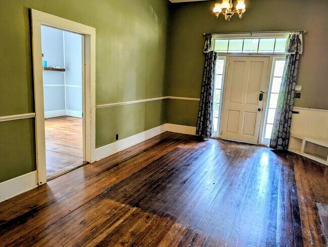 Building Photo - Live in Sterling Grove Historic District!