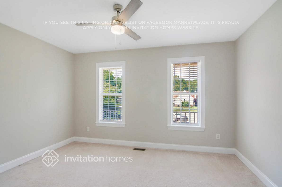 Building Photo - 601 Flicker Ct