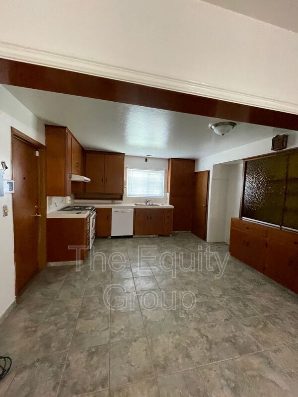 Building Photo - 14725 Hanford Armona Rd