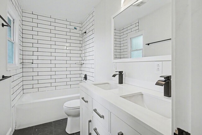 Building Photo - 415 Mountain View Rd