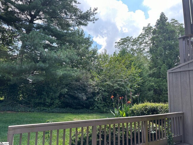 Building Photo - 126 Inglewood Way