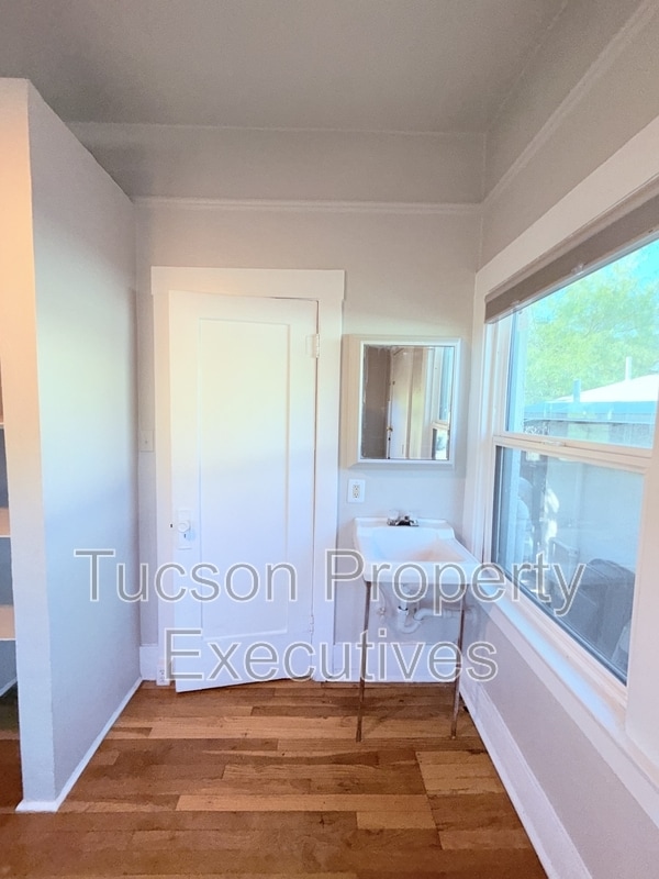 Building Photo - 1245 N 1st Ave