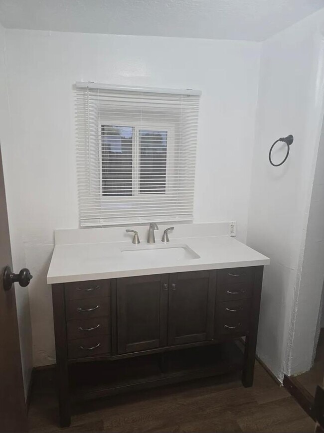 Building Photo - 738 Columbia St