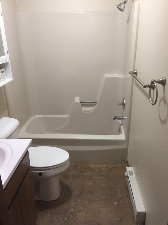 Building Photo - SIDE BY SIDE TWINHOME