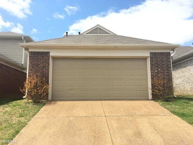 Building Photo - 10233 Sterling Ridge Dr
