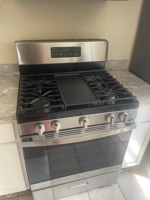 Building Photo - 15800 Hubbell Ave