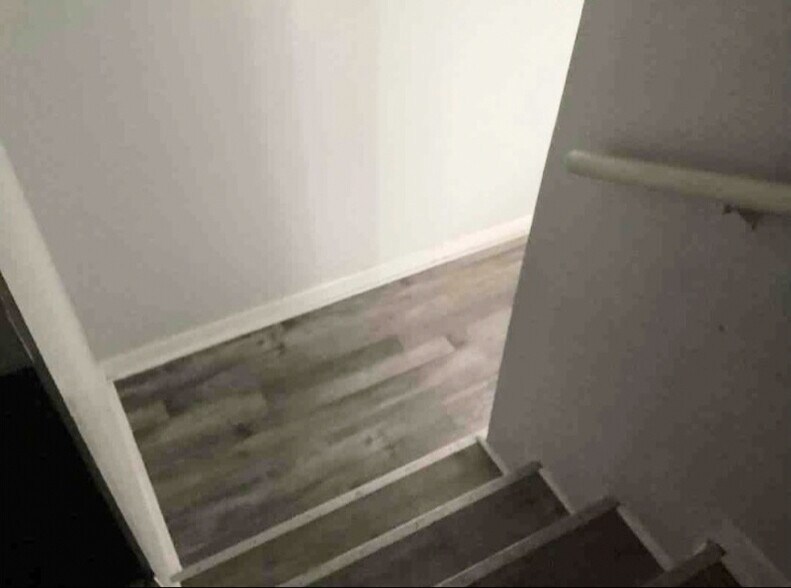 Building Photo - 8423 S Muskegon Ave