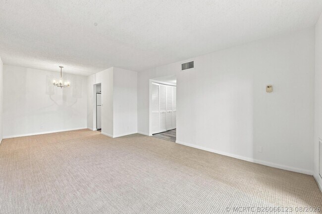 Building Photo - 1601 S Flagler Dr