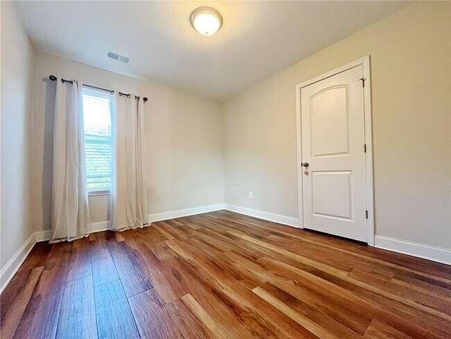 Building Photo - 516 Sprayberry Dr