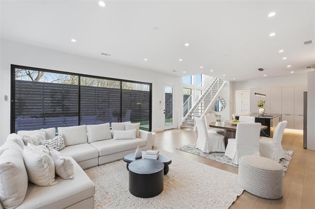 Building Photo - 3633 Thedford Ave