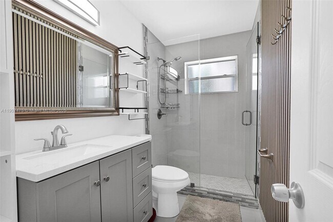 Building Photo - 1420 S 24th Terrace