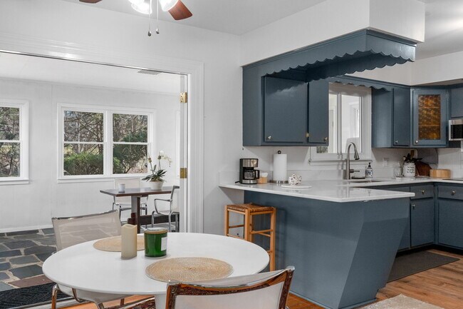 Building Photo - 17 Bruin Dr