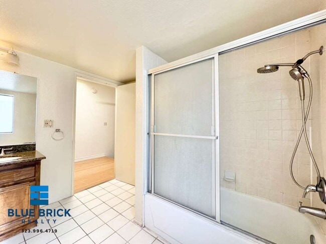 Building Photo - 4455 Vista Del Monte Ave