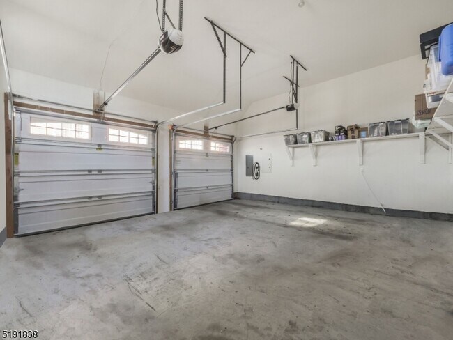 Building Photo - 19 Beresford Ln