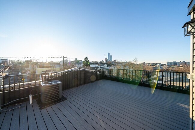 Building Photo - 195 Liberty Ave