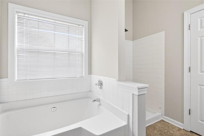 Building Photo - 5630 Saltcreek PIace NE