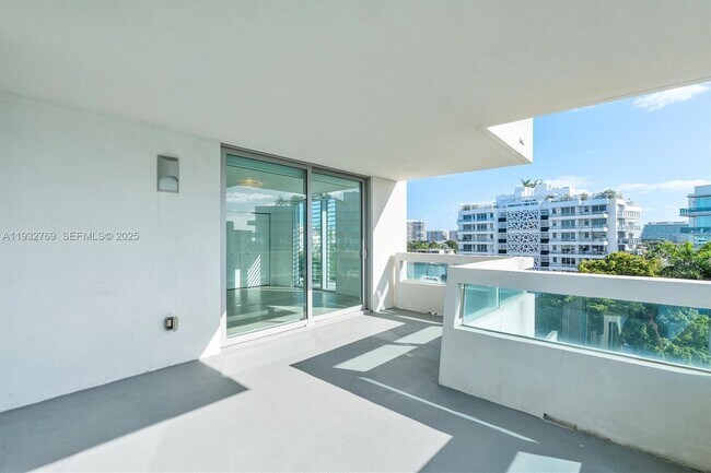 Building Photo - 1025 92nd St