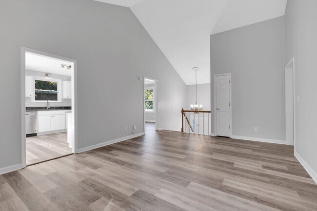 Building Photo - 2270 Ermine Dr