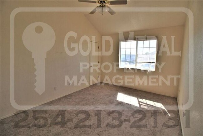Building Photo - 4509 Deek Dr